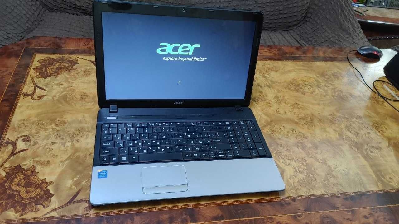 Срочно не дорого ACER-15дюйм. Почти новый.