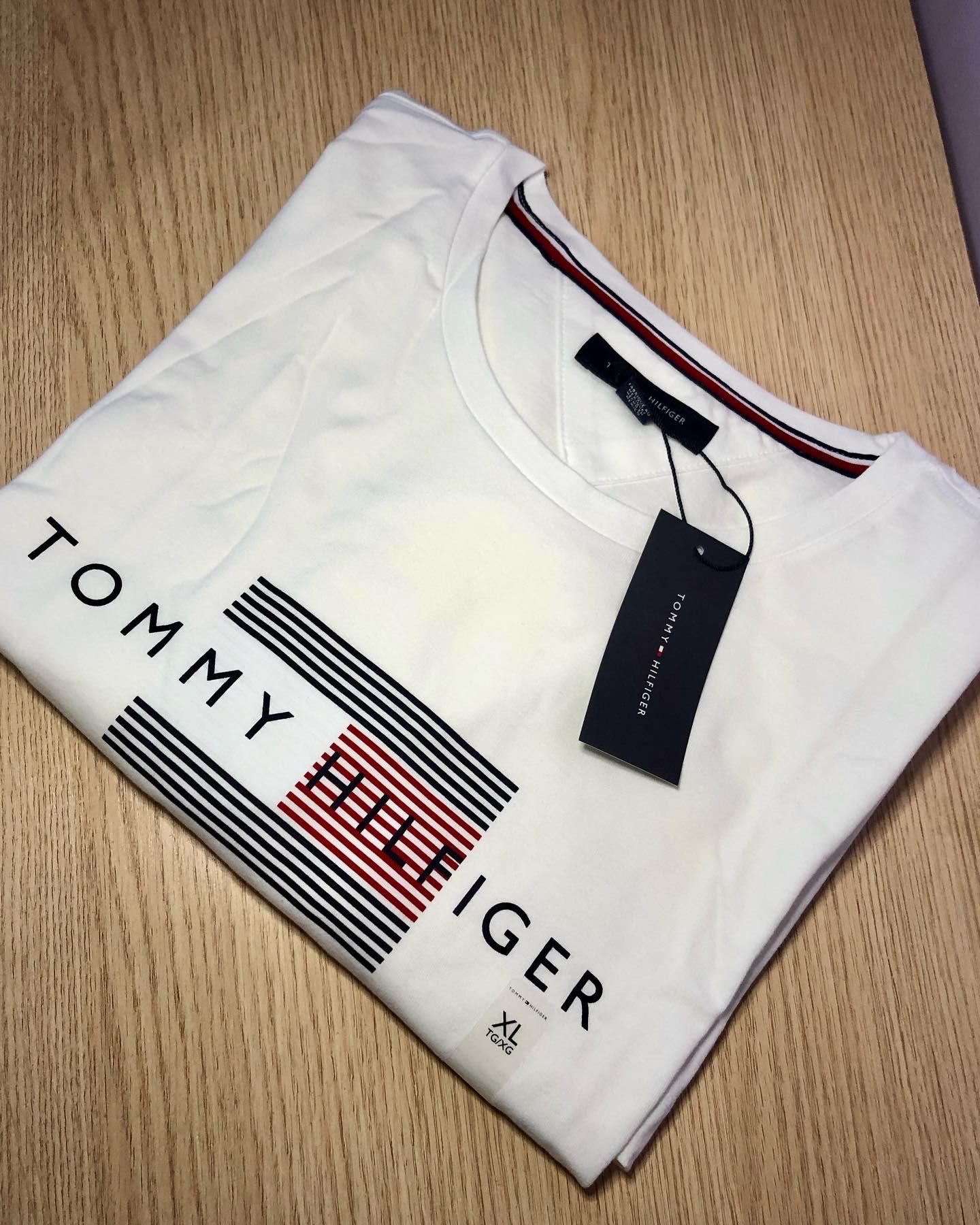 Футболка от Tommy Hilfiger 100% оригинал