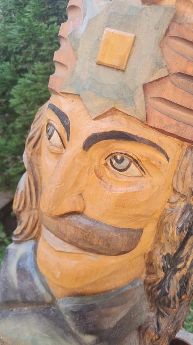 Bust sculptat din lemn de fag sau tei, portret Vlad Țepeș