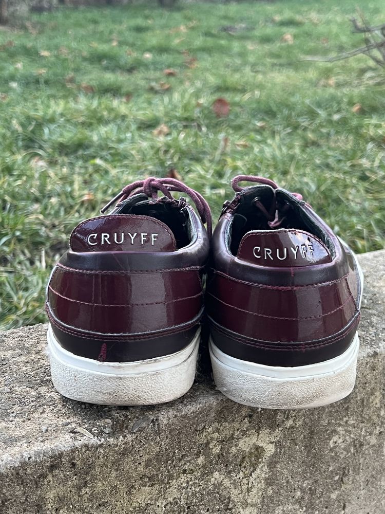 Спортно елегантни обувки cruyff 46 номер 31см стелка