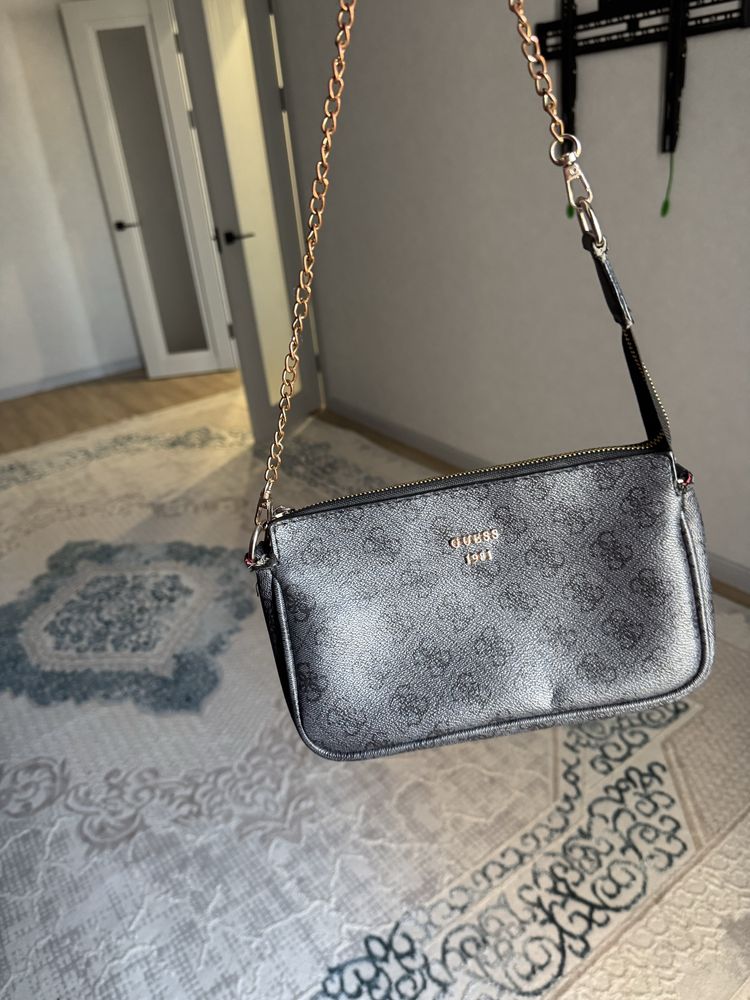 Продам Сумка guess