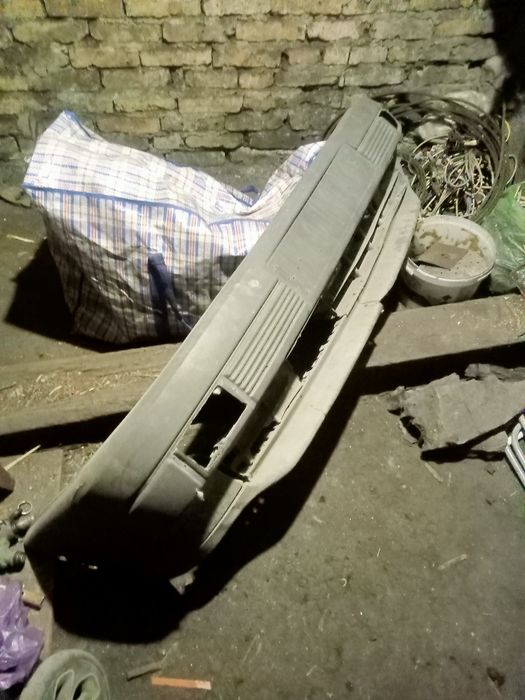 Передний бампер пассат б3