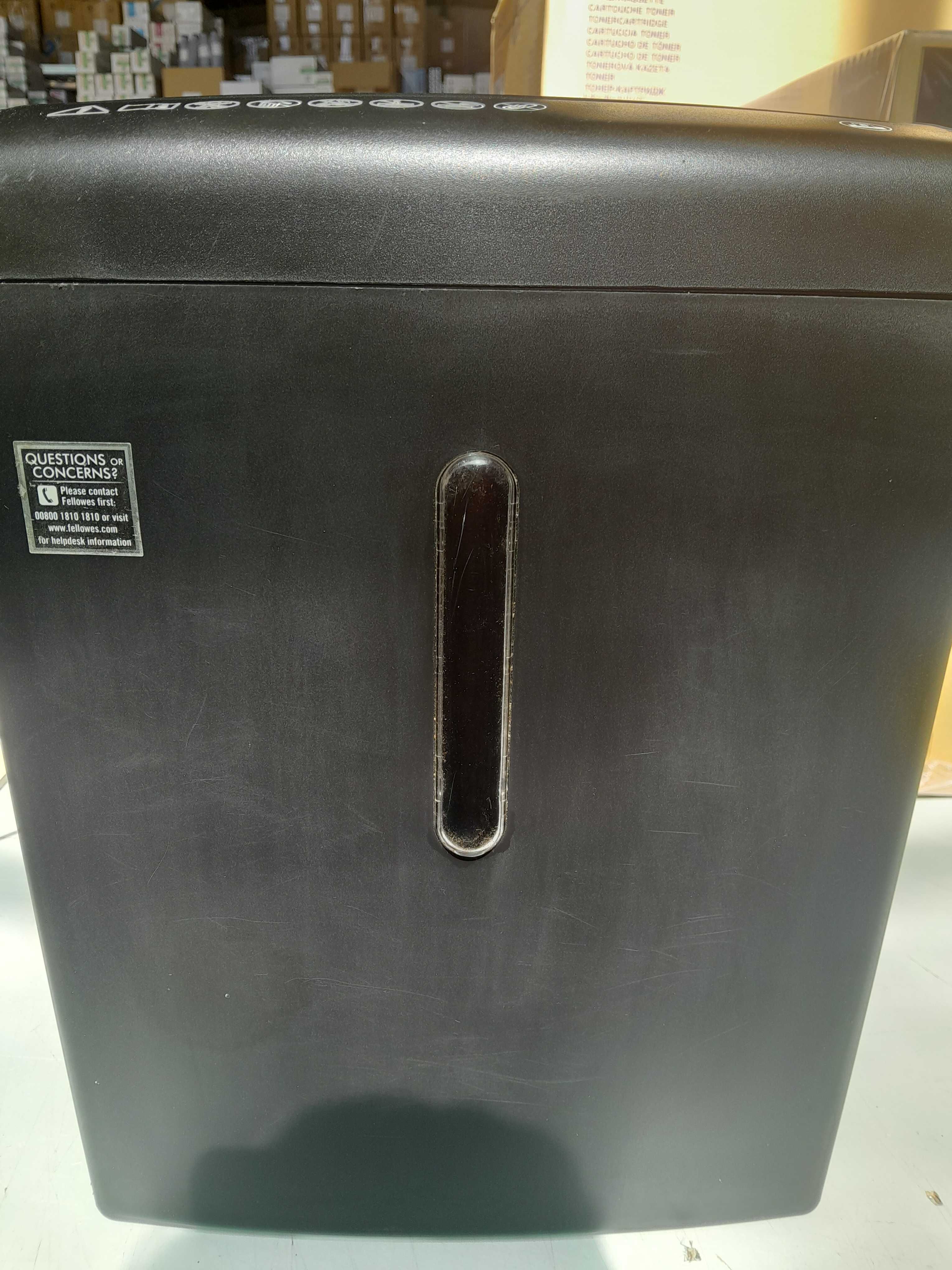 Продавам Шредер  FELLOWES P-28S