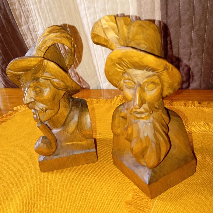 Хубави фигури дърворезба