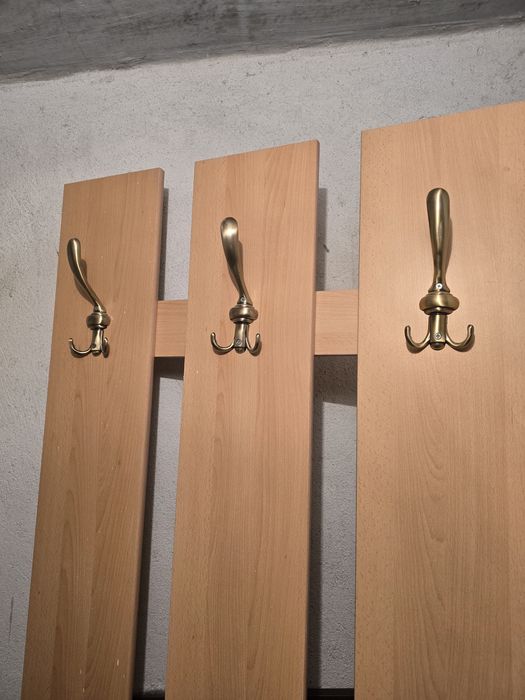 Закачалка за коридор