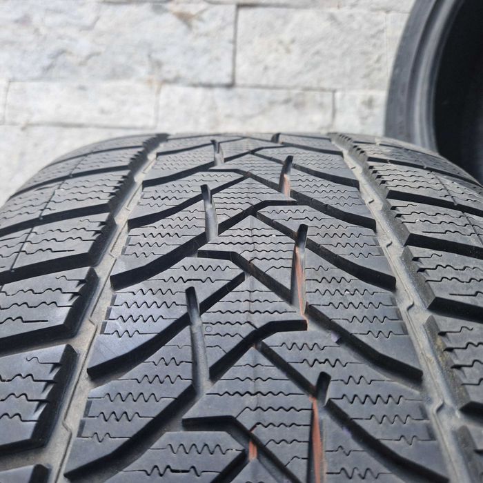Комплект зимни гуми Dunlop 255/45/20, 285/40/20