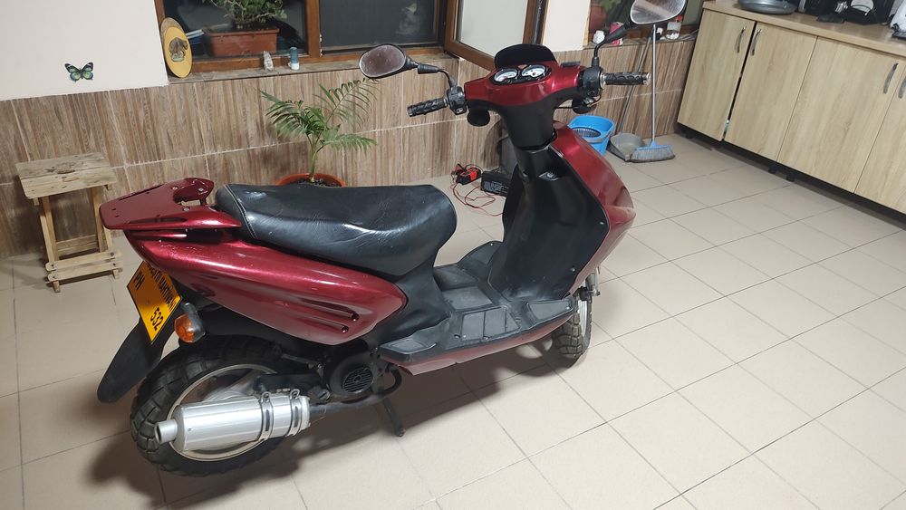 Vând scuter 50 cc-înmatriculat
