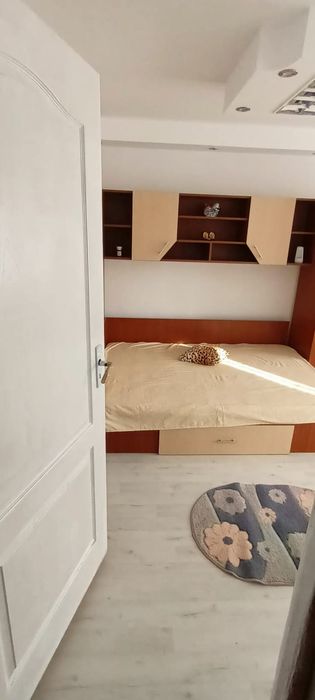 Închiriez garsoniera confort 1