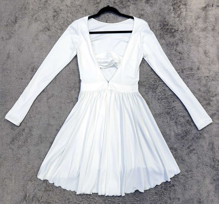 Rochie alba din bumbac, cu maneci lungi si spate gol