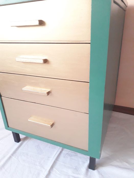 2 Comode cu 4 sertare