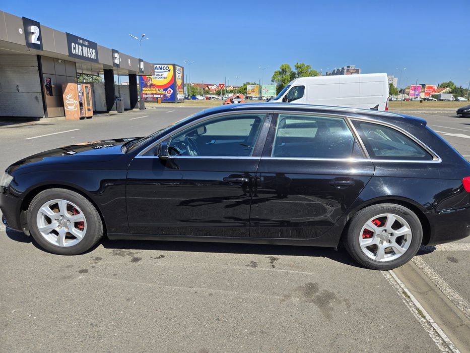 Vând Audi A4 Avant