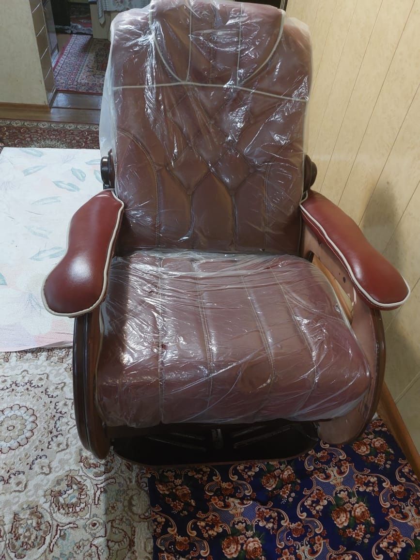 Срочно продается кресло качалка