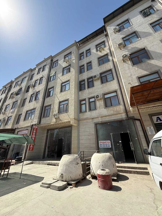 SHAHAR MARKAZIDAN tayyor magazin sotiladi