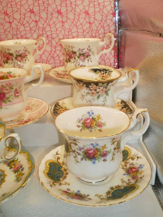 Cescute portelan Royal Albert - made in Anglia. Anii 80.