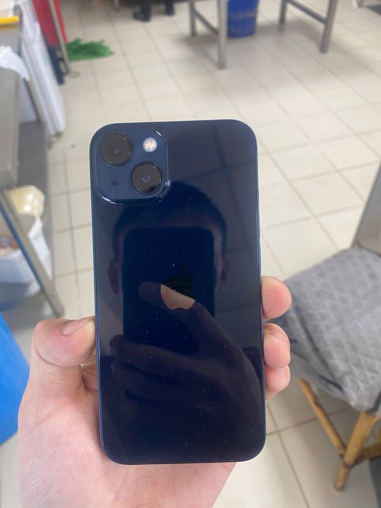 Продаю срочно  iPhone 13