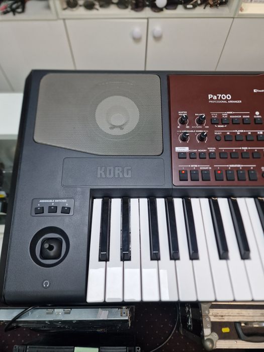Amanet Vitan 107 / orga Korg PA700