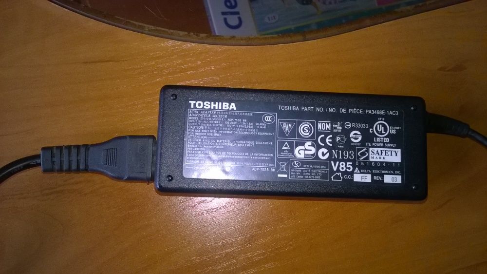 Лаптоп марка TOSHIBA