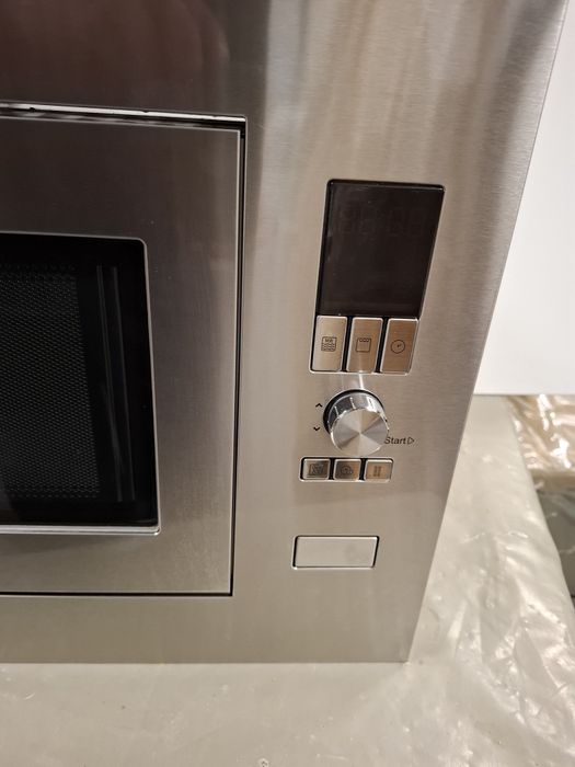 Cuptor microunde grundig incorporabil