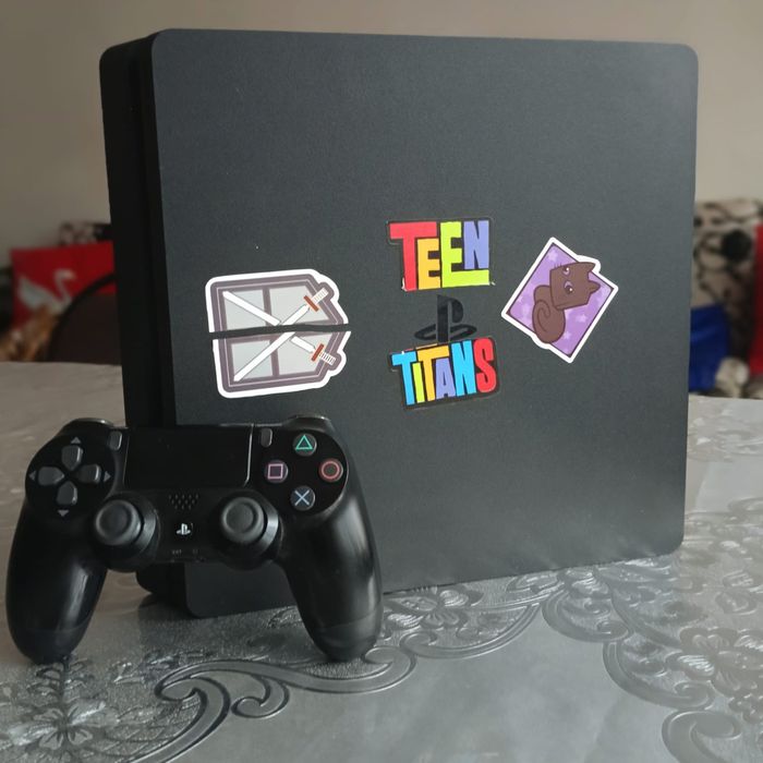 PS4 850 gb в отличном сосстояний