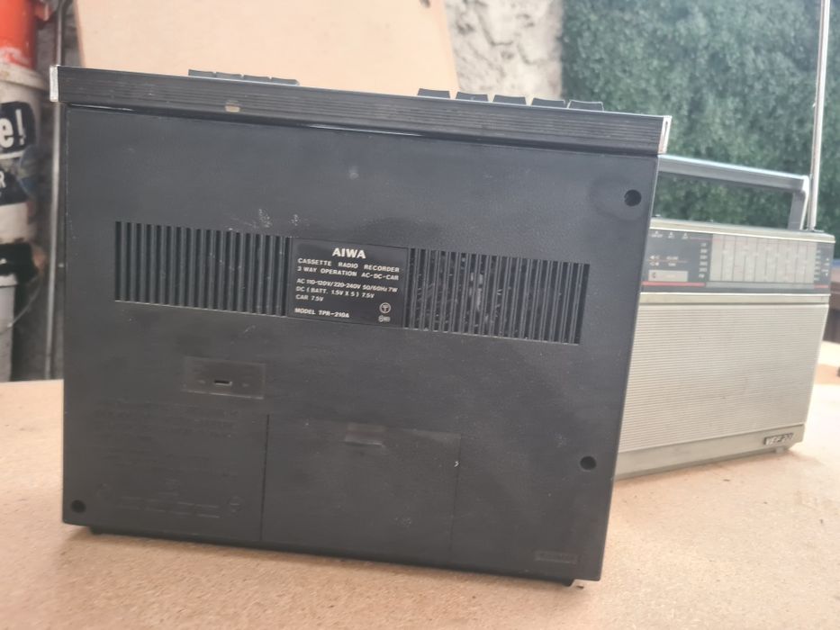 Radiocasetofon vechi 2 bucăți