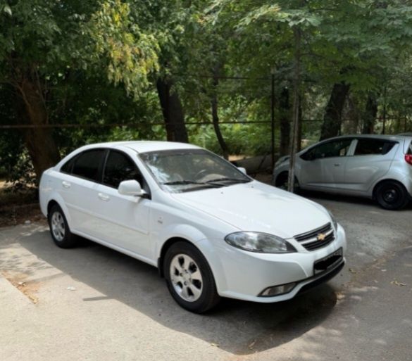 Gentra 1.5 tez va arzon sotiladi