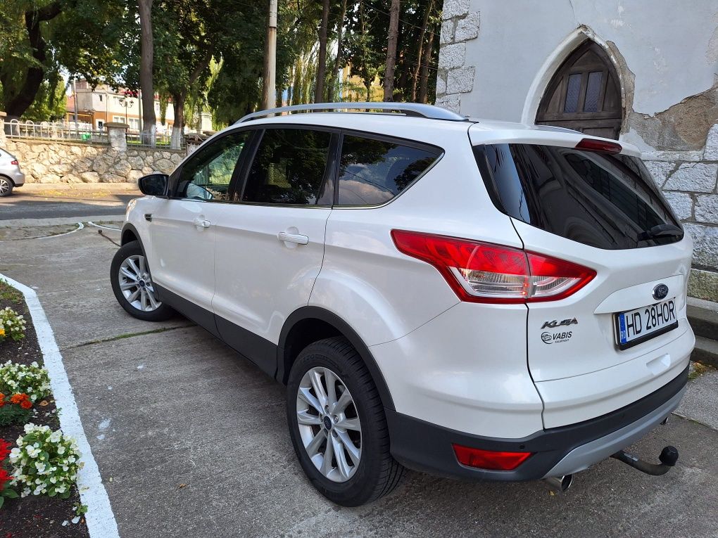 Vând Ford Kuga euro 6 alb perlat