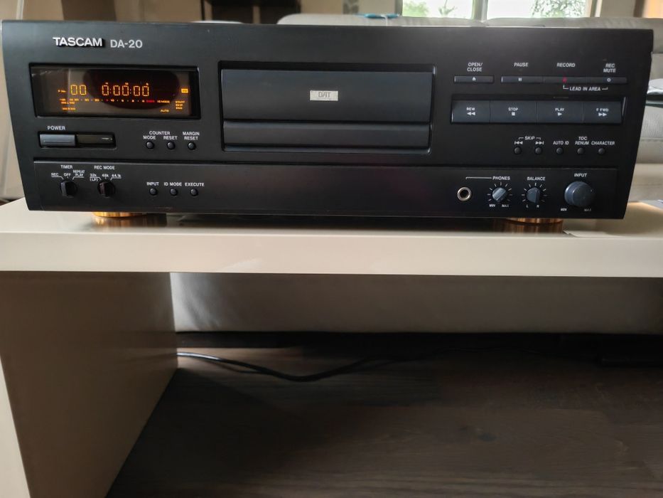 DAT Tascam DA-20