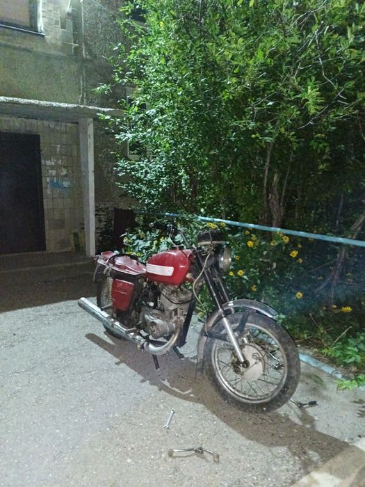 Продам мотоцикл Иж планета 5