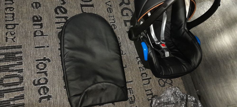 Carucior 3 in 1 folosit negru cu maro elegant