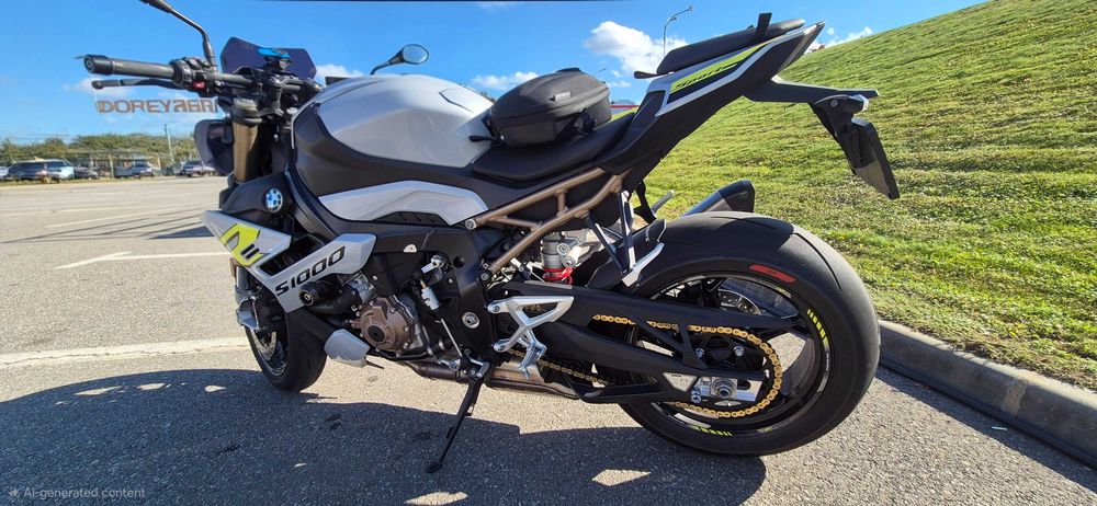 Moto NAKED BMW S1000R 2022