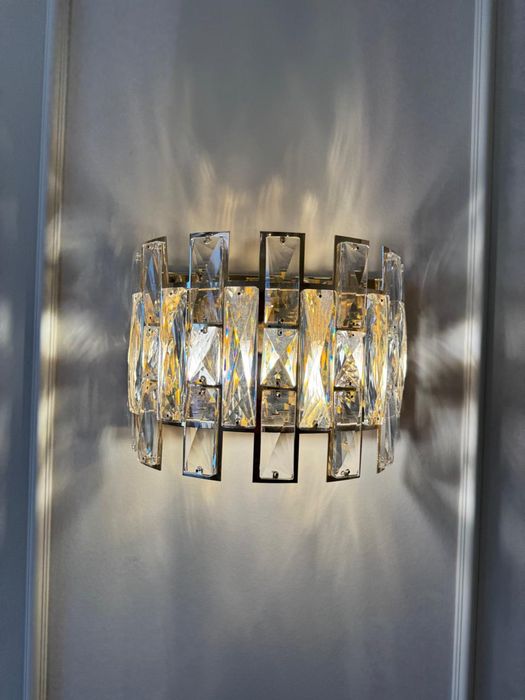 Срочно продам два бра