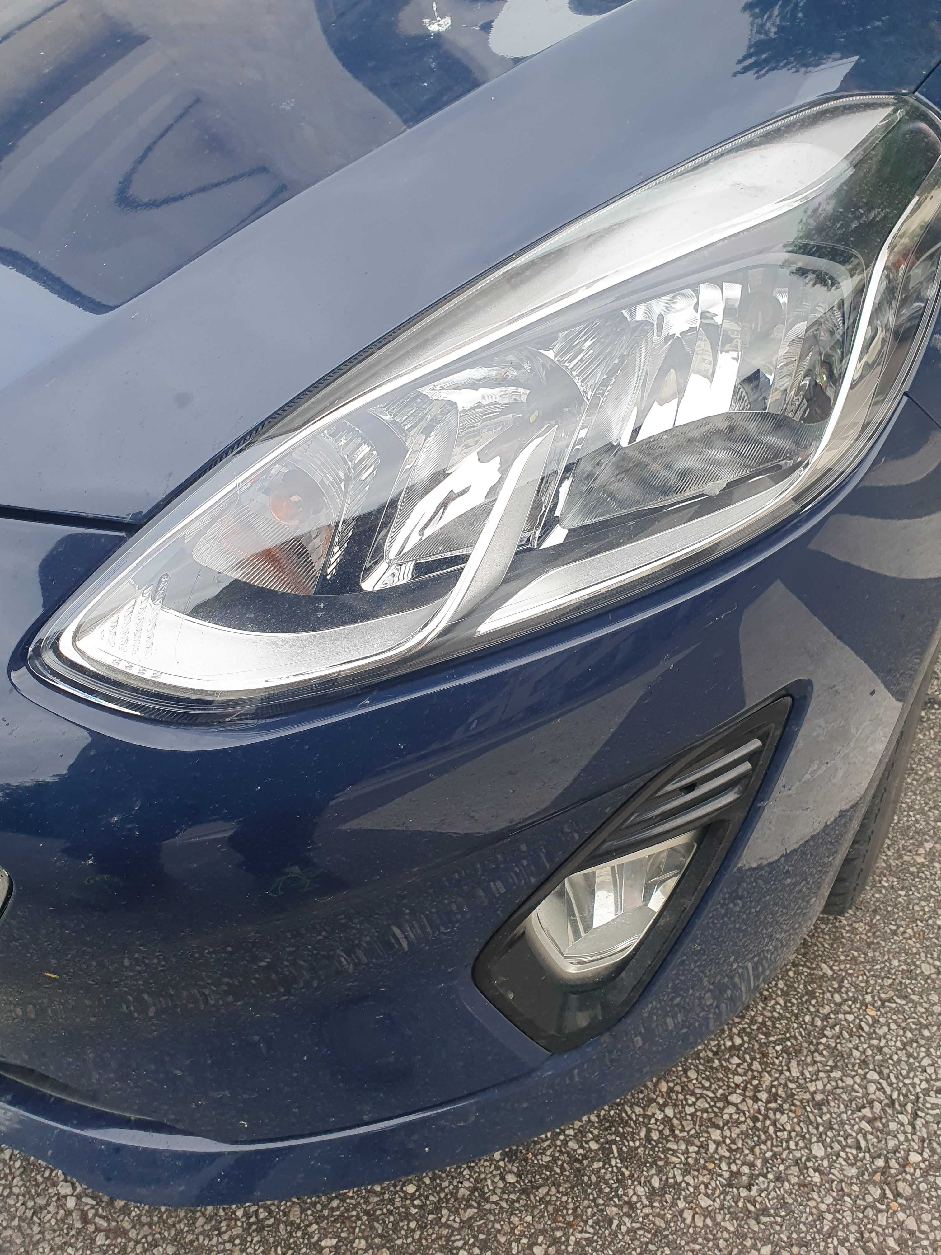 Продавам преден ляв фар за Ford Fiesta MK8 2020