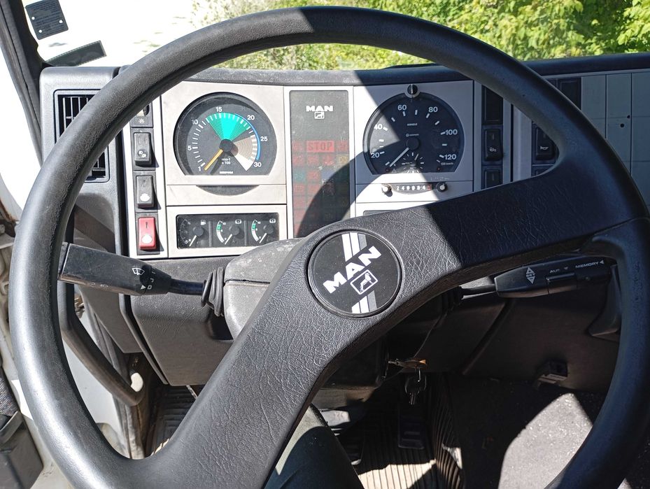 Учебен камион с ремарке MАН 14284