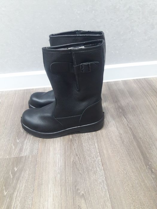 Летни етік сатылады 44 размер.