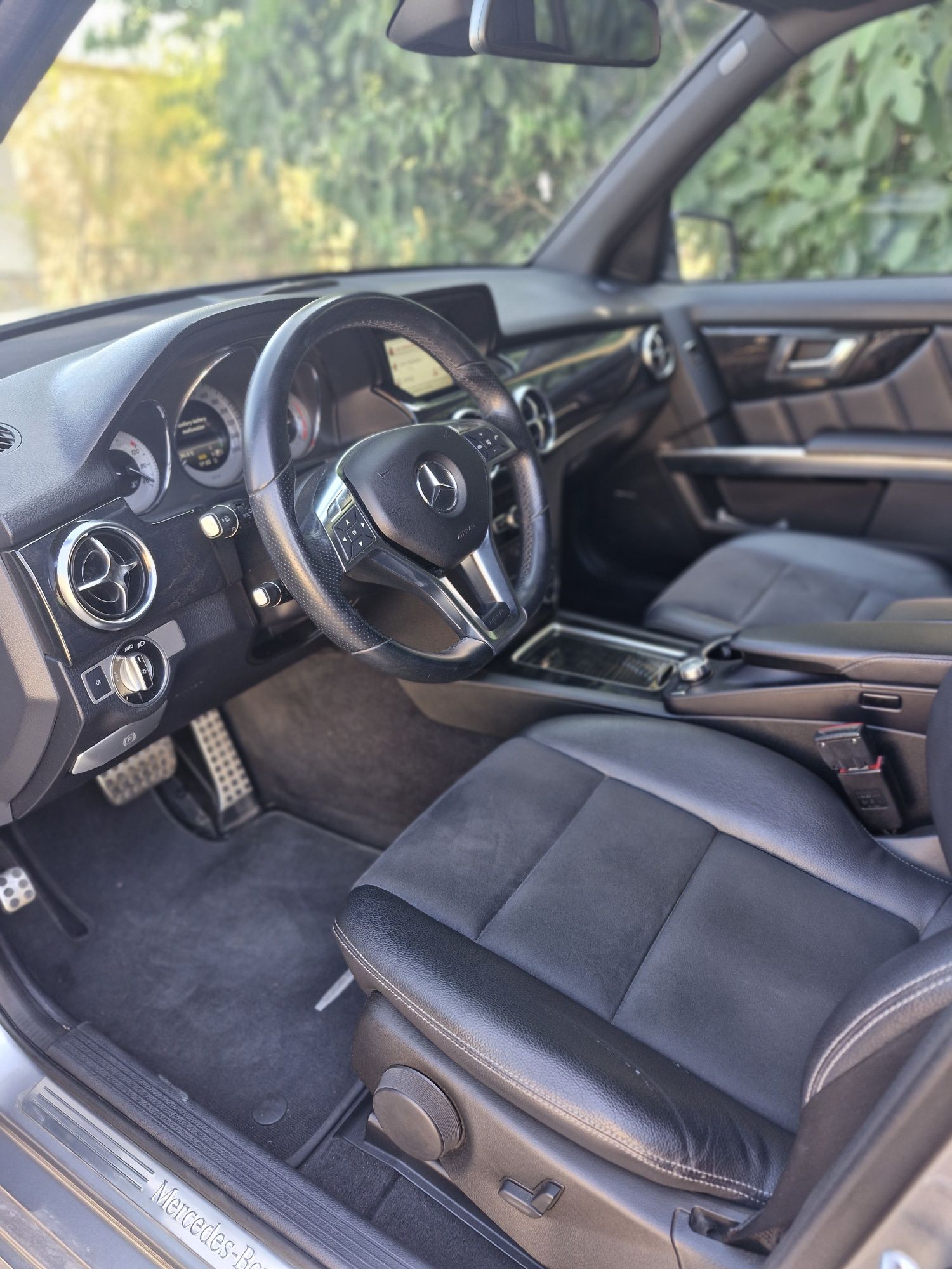 Продавам Мерцедес GLK 220