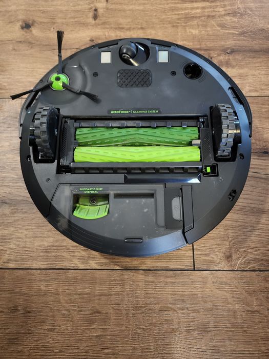 Robot aspirator iRobot Roomba i3+