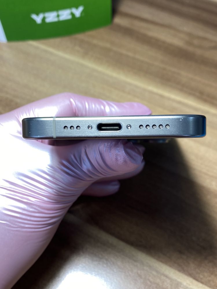 iPhone 15 Pro/512 GB/Garanție 24 luni|Sănătate baterie 90%/Acceptabil