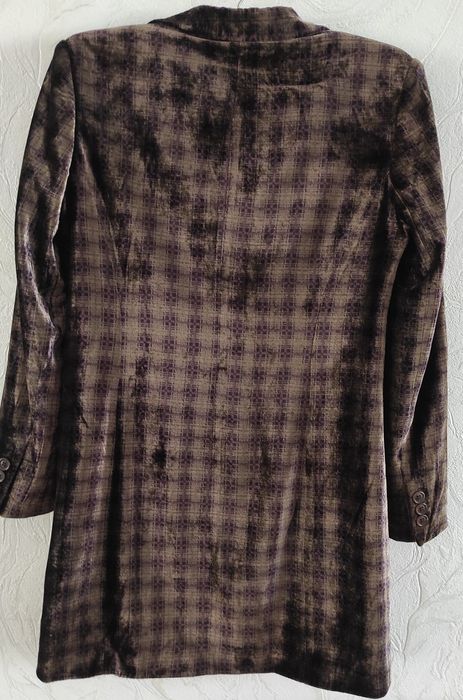 Лёгкое полупальто, велюр в клетку, с подкладом выше колена евр 40 разм