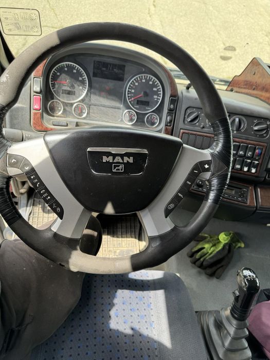 Camion fier vechi Abroll cu macara si container