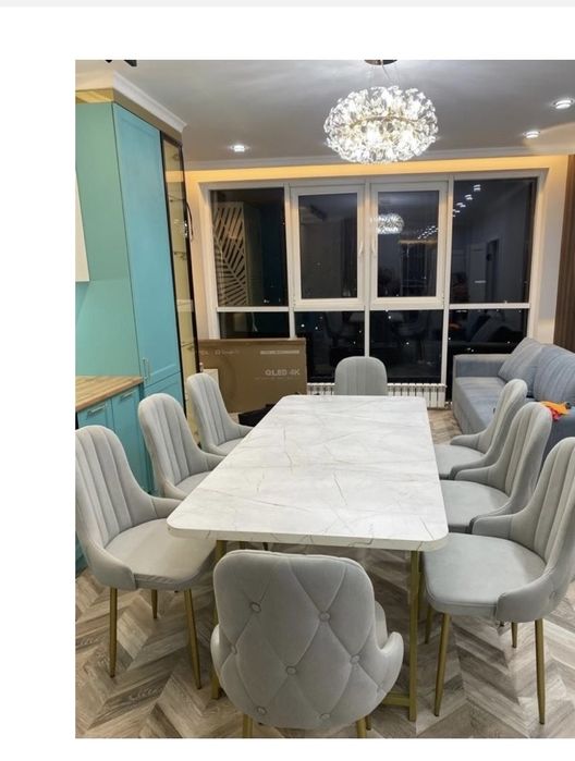 Стол кухонный в идеальном состоянии