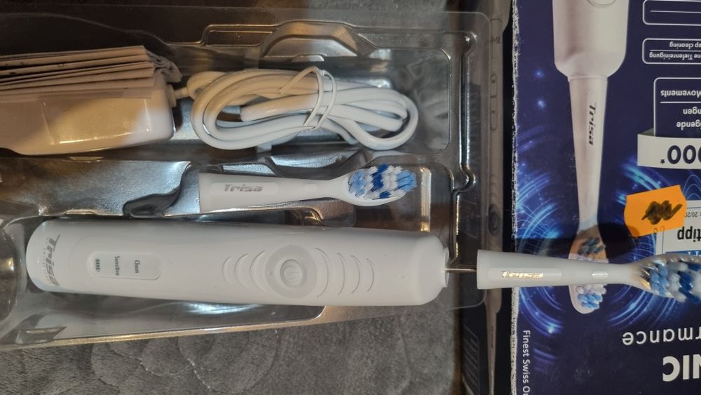 Periuța de dinți electrică TRISA SONIC