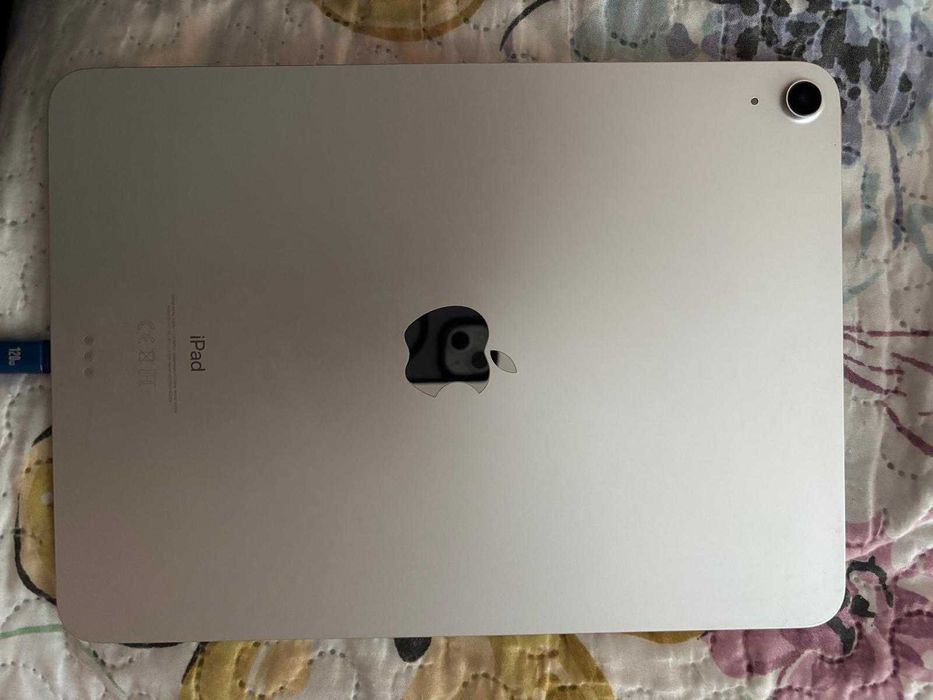 iPad Air 4 model A2316 WiFi în perfectă stare, ca nou !
