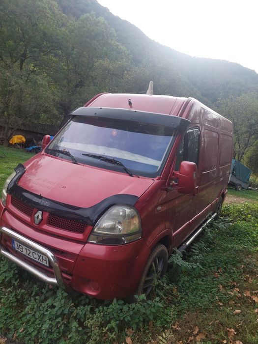 Vând Renault master.