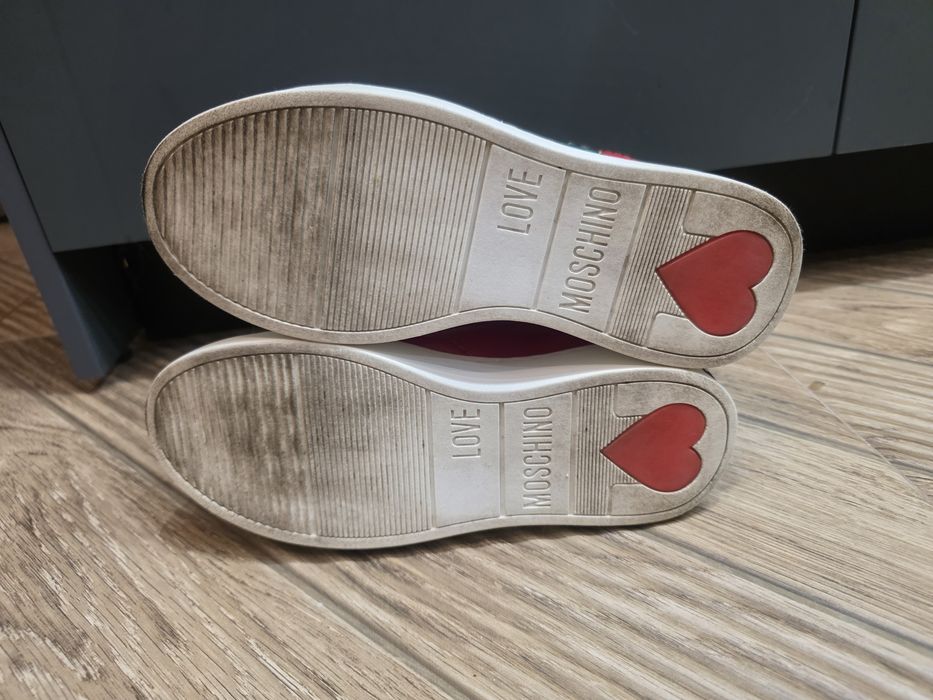 Дамски маратонки LOVE MOSCHINO