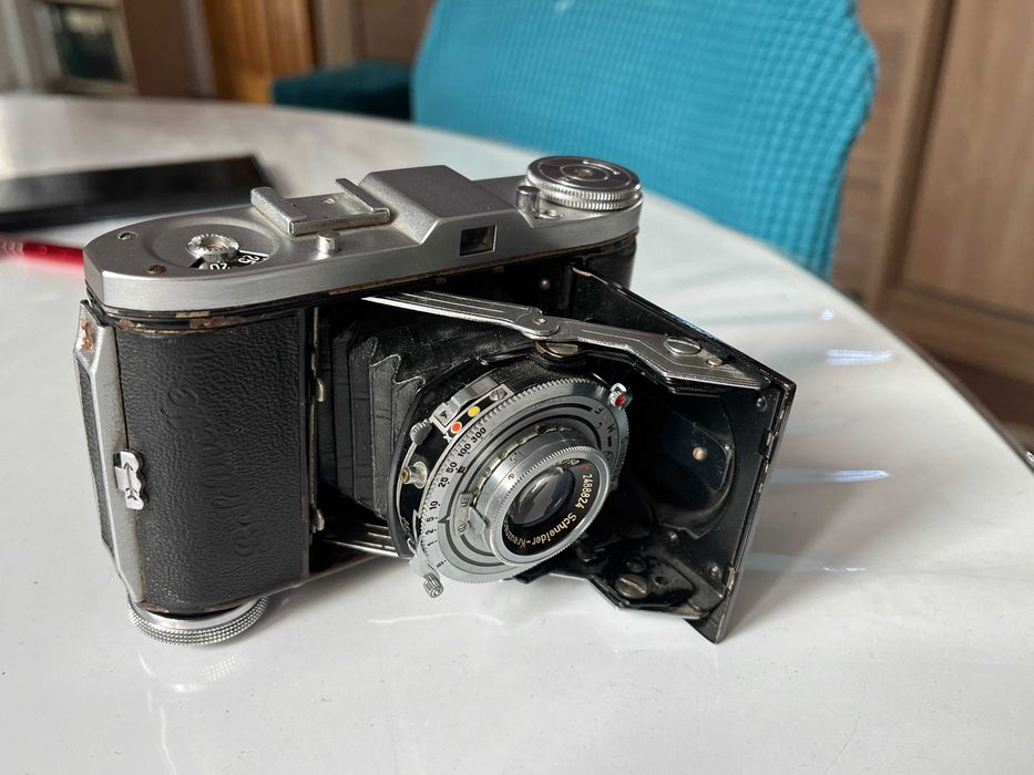 camera foto veche cu  film  BALDA BALDINETTE burduf