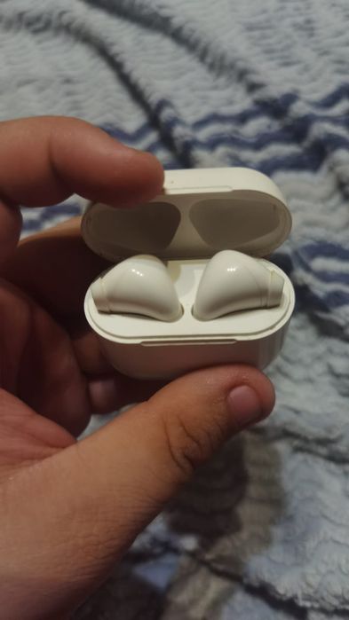 Vand căști zoopie depe eMag doar 1 data folosite