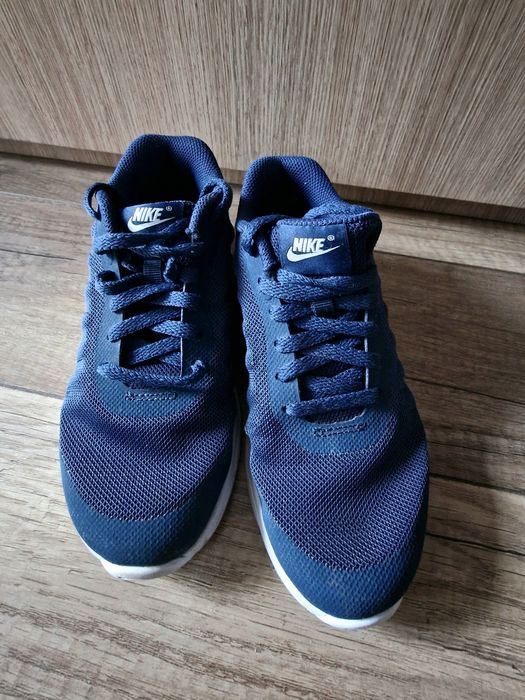 Маратонки джапанки пантофи сандали