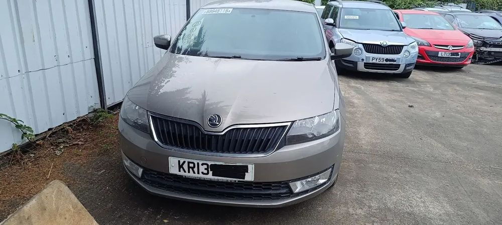 Dezmembrari / Dezmembrez Skoda Rapid 1.4 CBZB cutie viteze NBU cod culoare LF8H