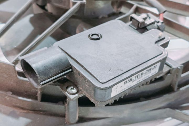 Electroventilator Racire cu Suport Lipsă parafus 8240588 / 940002906