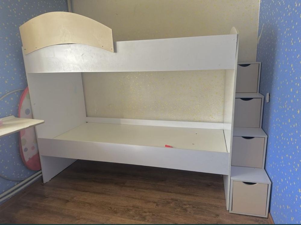 Продам 3 ярусную кровать